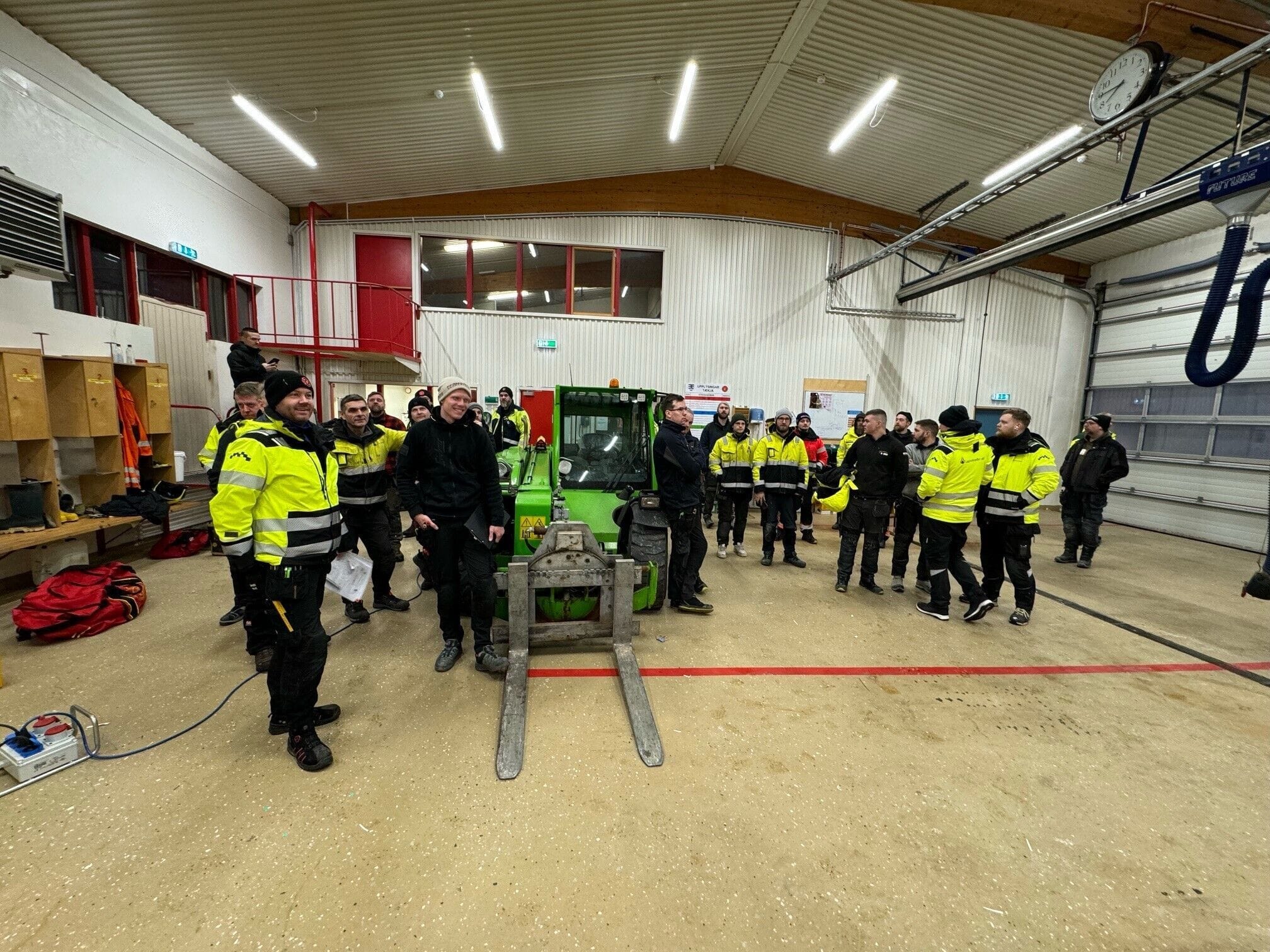 Félag pípulagningameistara sendir fjölmarga til Grindavíkur
