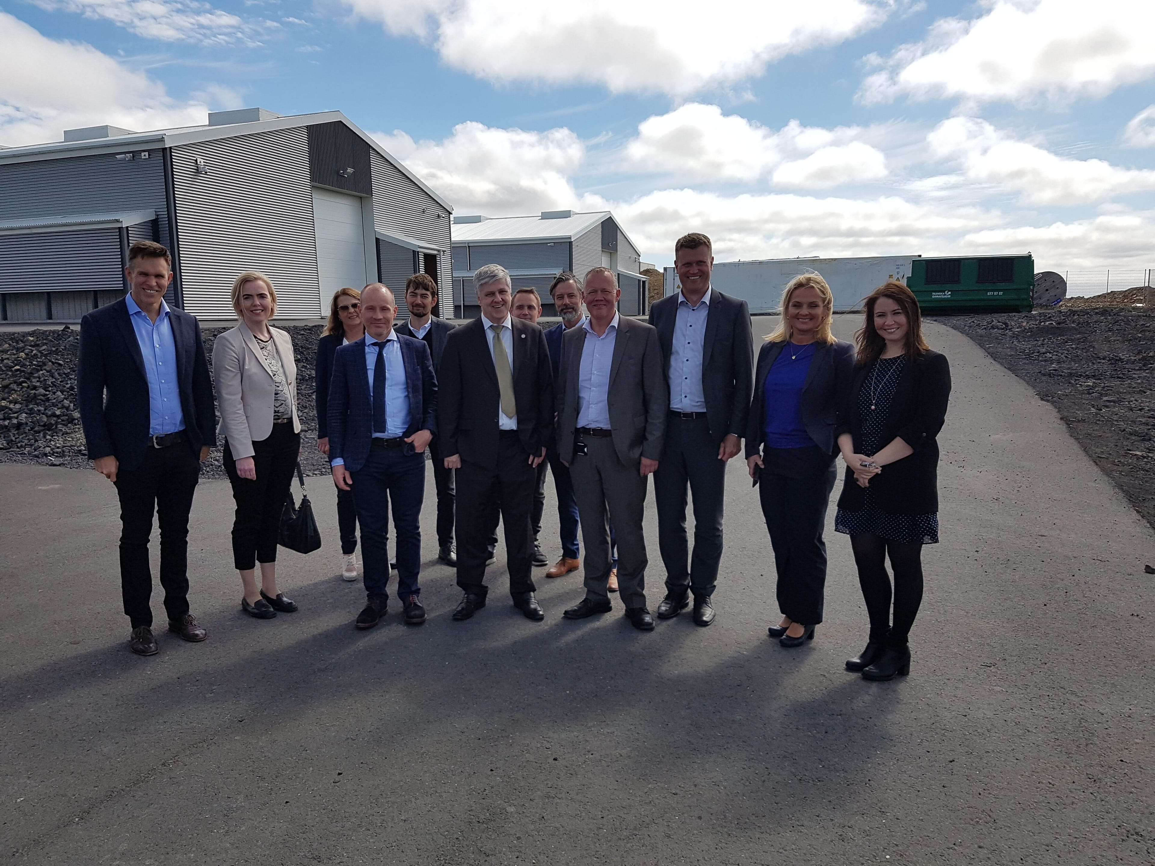 Fjármála- og efnahagsráðherra skoðar gagnaver í Reykjanesbæ
