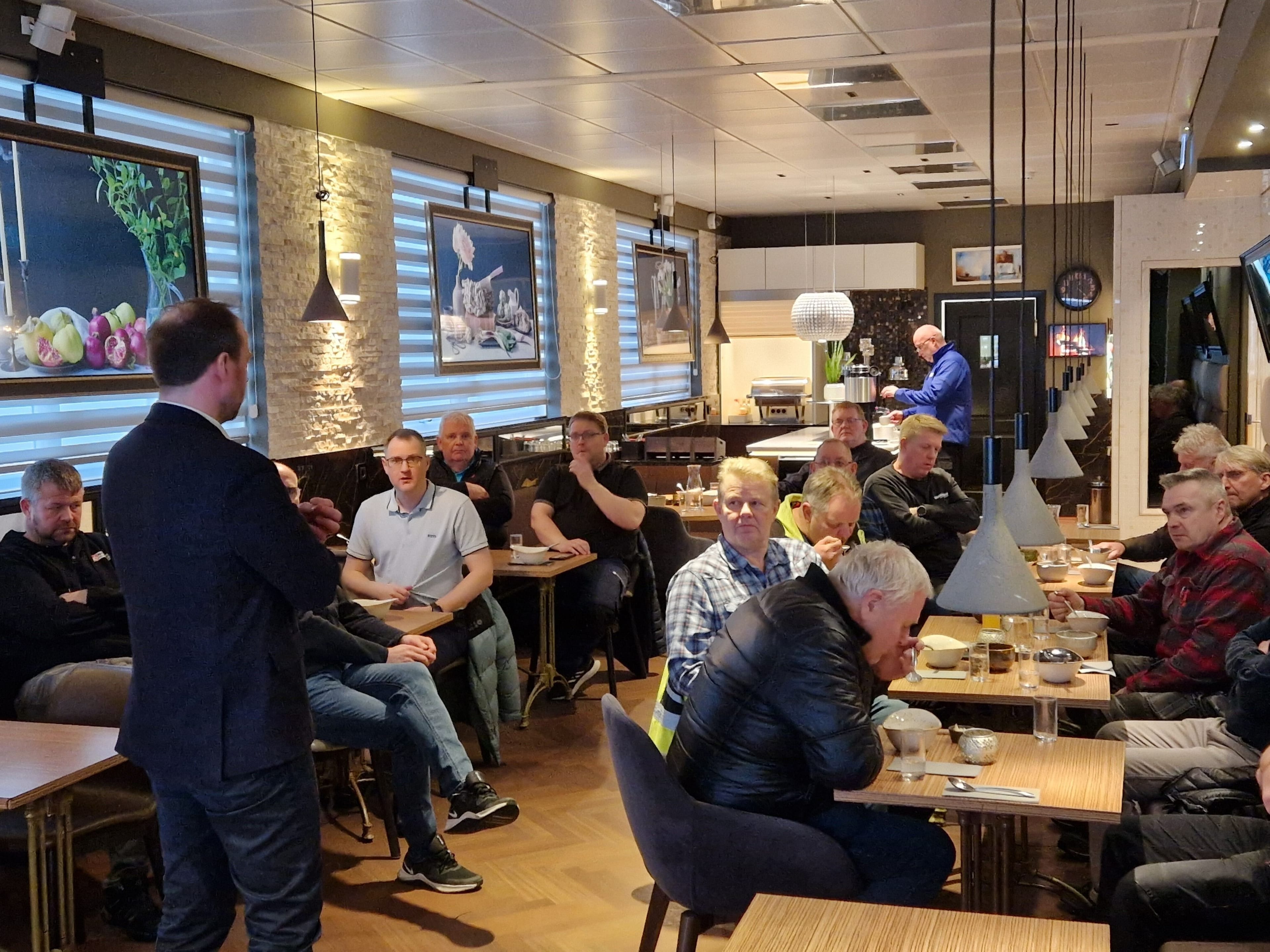 Fjölmennur fundur byggingarmanna á Suðurnesjum