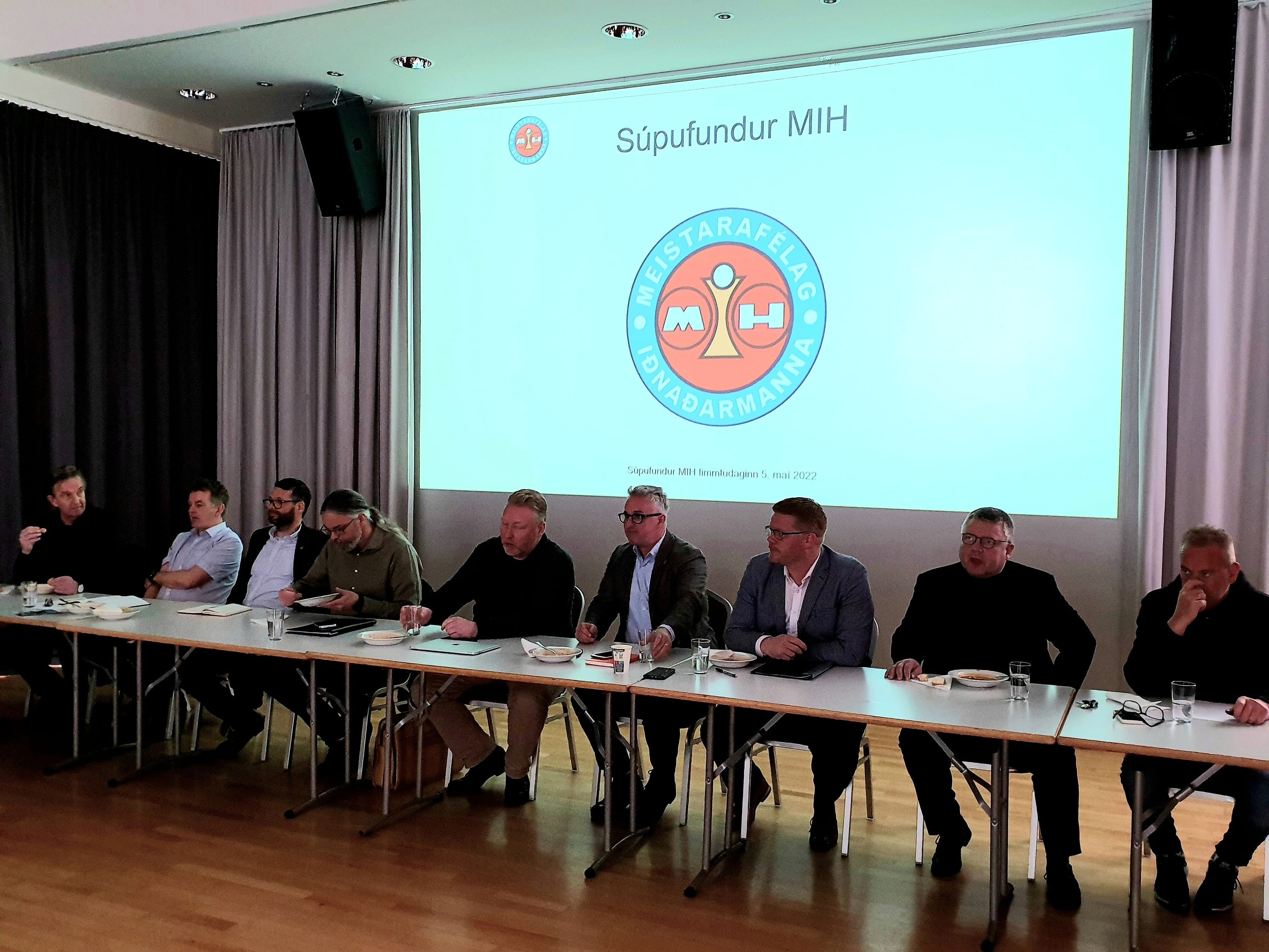 Fjölmennur kosningafundur MIH í Hafnarfirði