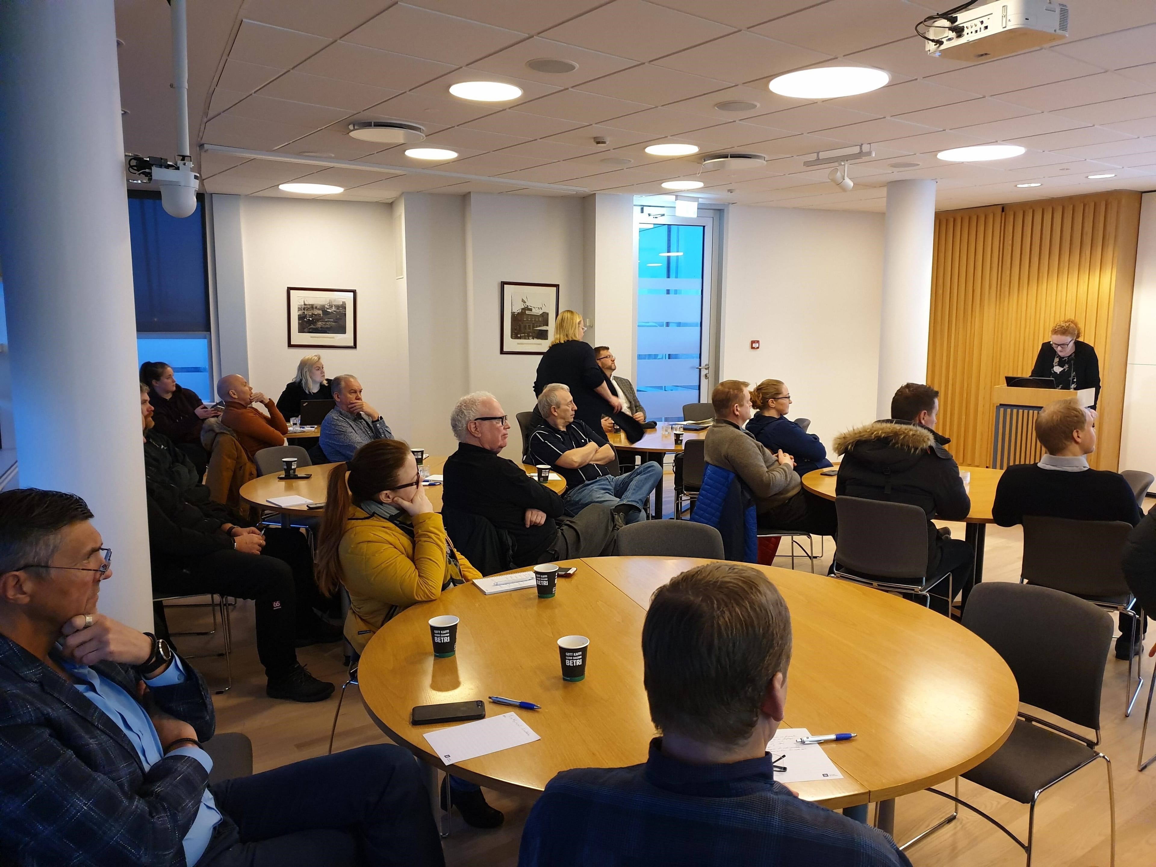Fundur um keðjuábyrgð í opinberum samningum