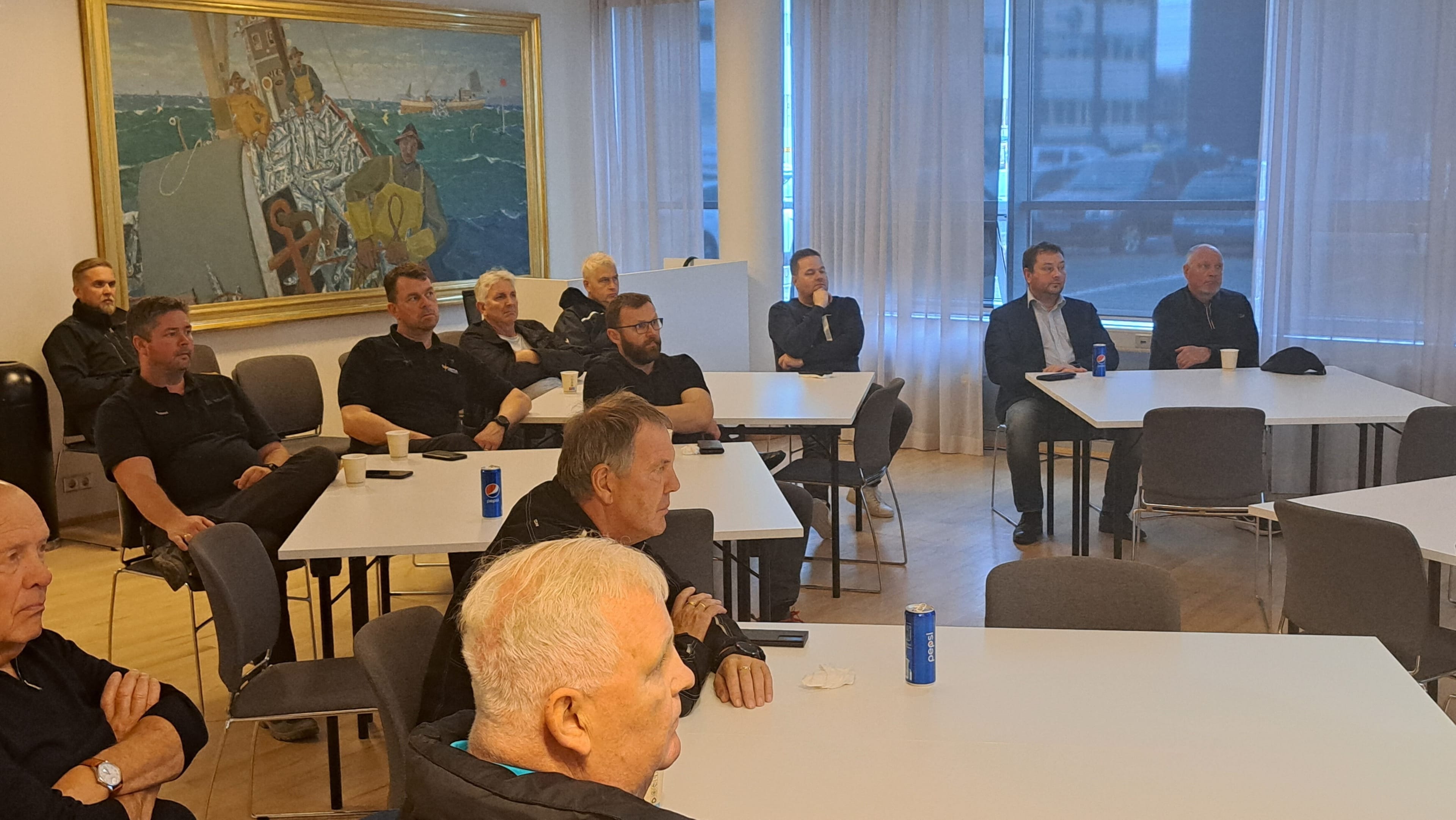 Löggiltir rafvertakar funda um komandi kjarasamninga