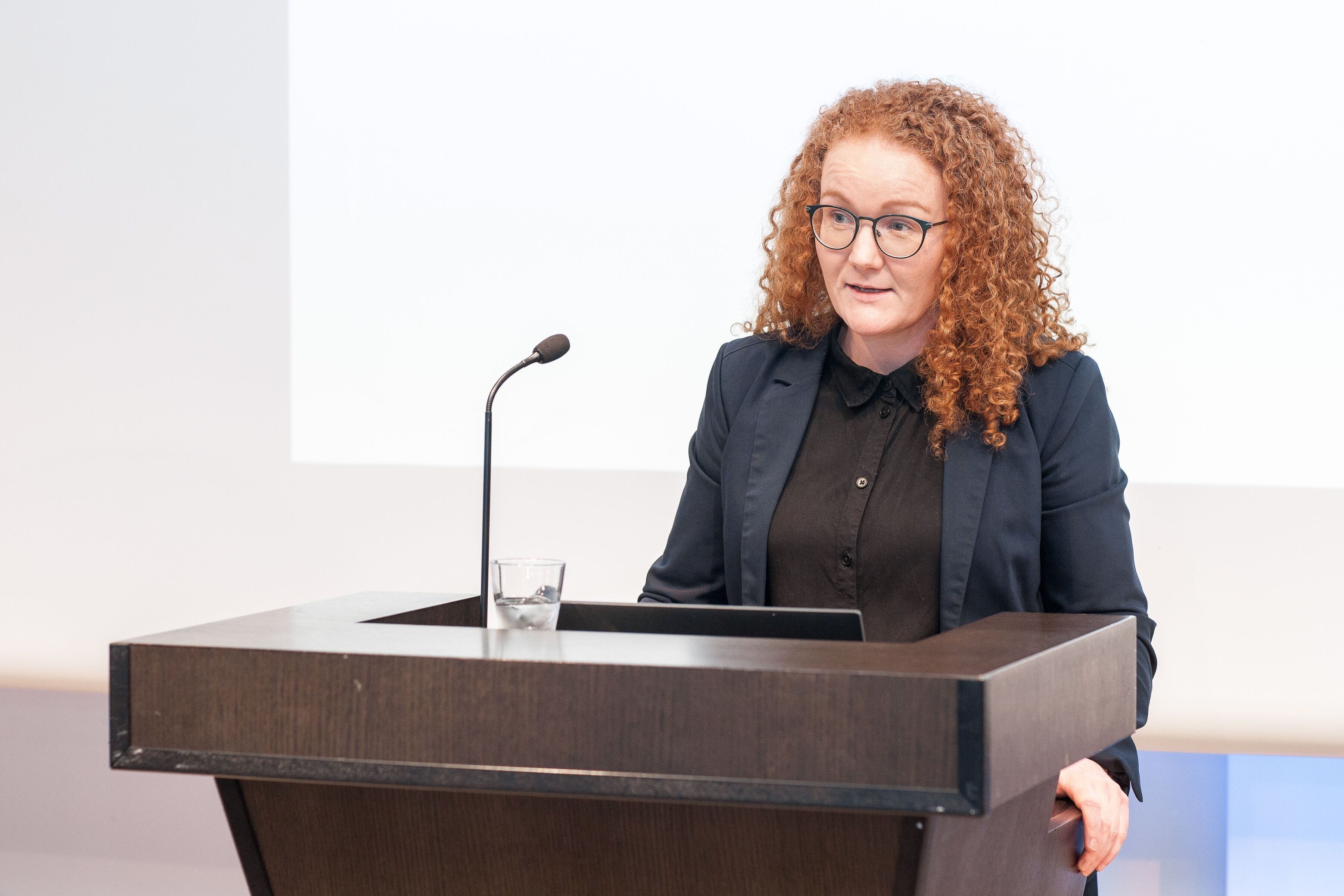 Samkeppnisrekstur
opinberra aðila
