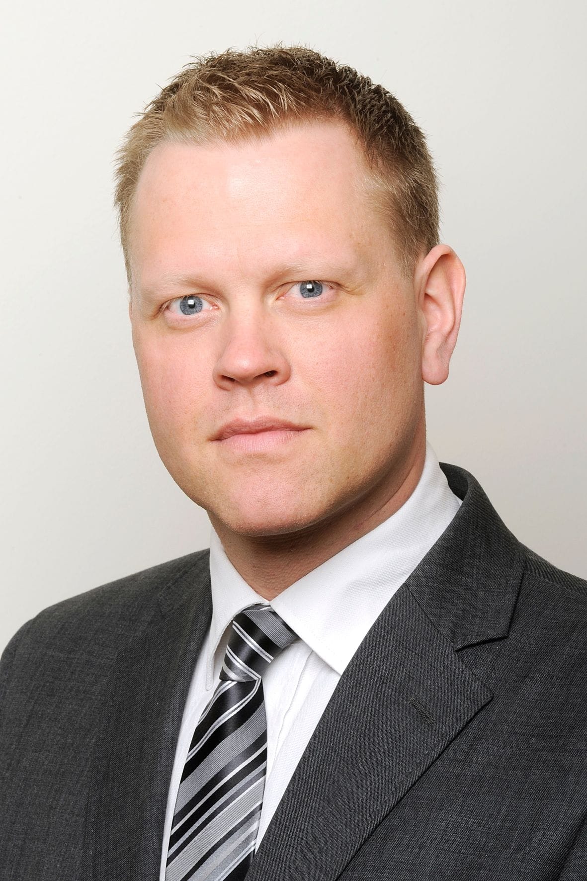 Skynsemin látin lönd og leið