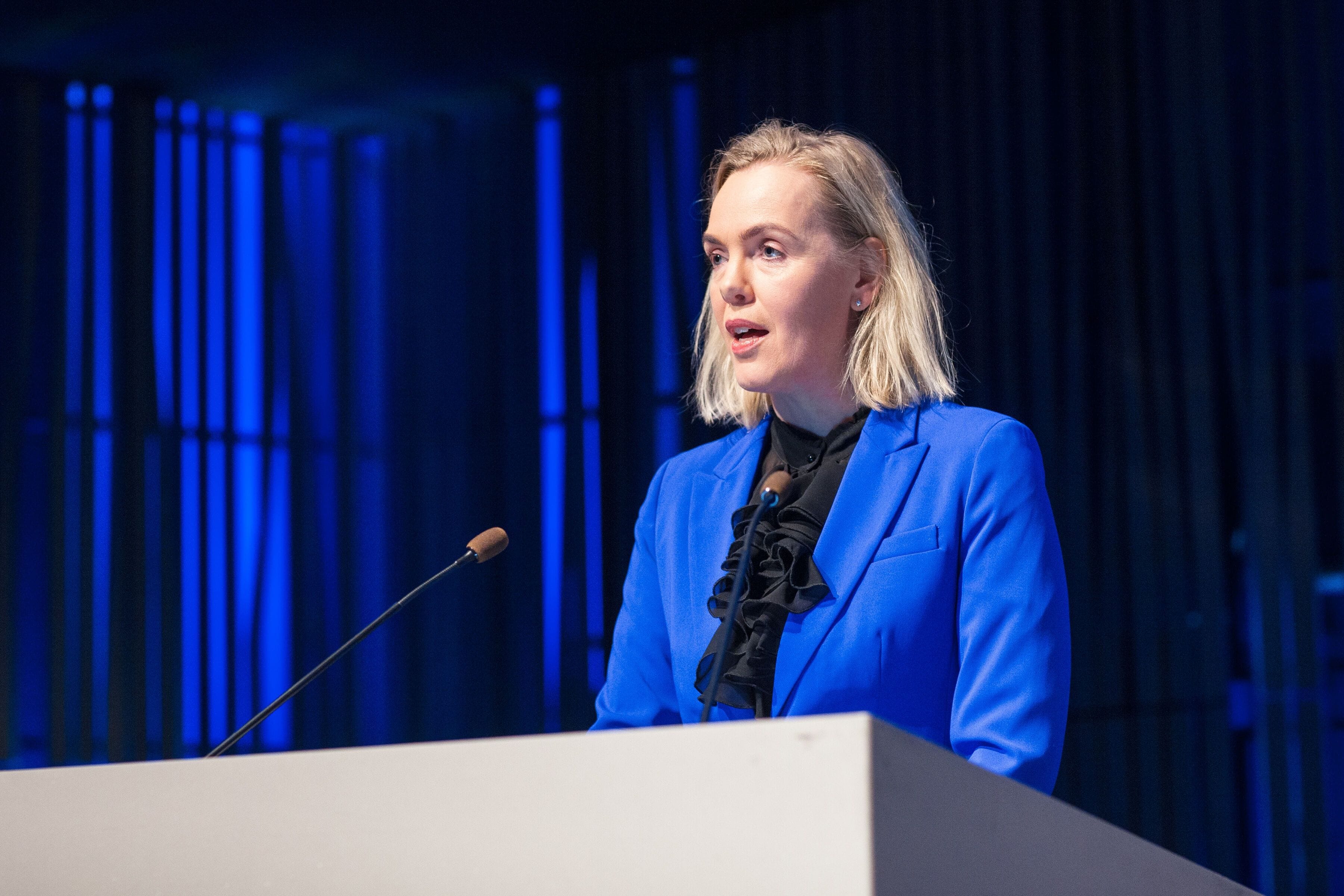 Stjórnvöld dragi úr álögum til að létta byrðarnar