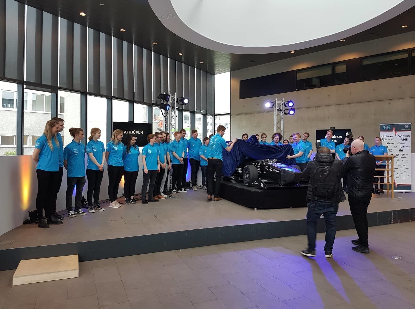 Team Spark kappakstursbíllinn afhjúpaður