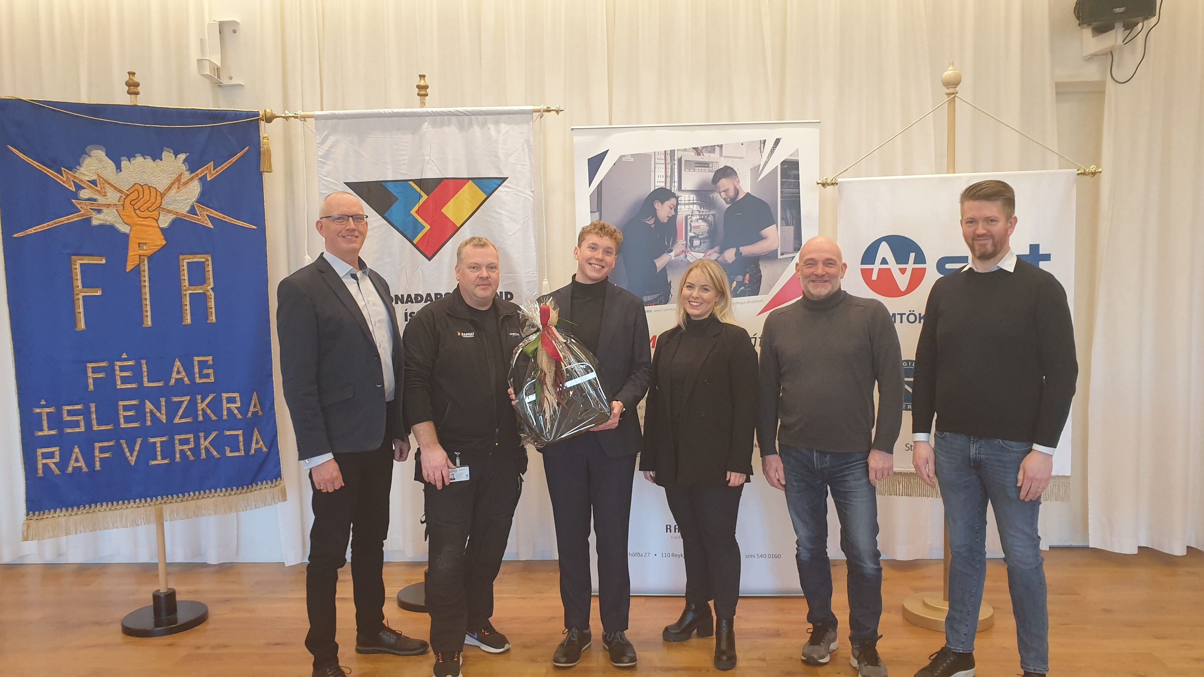Yngstur til að ná sveinsprófi í rafvirkjun