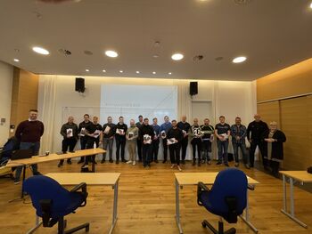 Nemar í meistaranámi rafvirkja fá spjaldtölvur frá SART og RSÍ