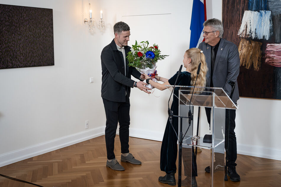 20251104-161752-MummiLu