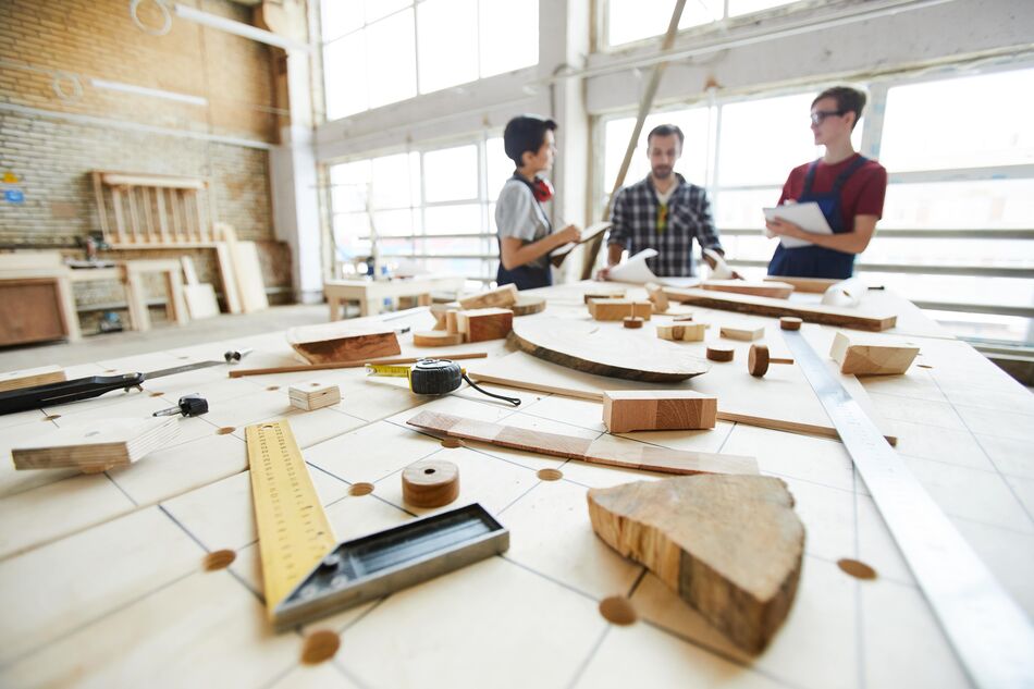 Carpenters-tools-on-wooden-table-52TGJVQ-min