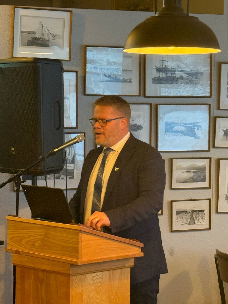 D82f4052-a822-415f-a023-480d8f3e7cae