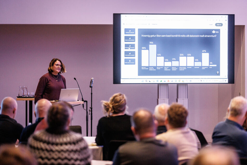 RS2702_Idan_Akureyri11192025-153