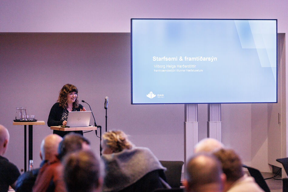 RS2730_Idan_Akureyri11192025-77