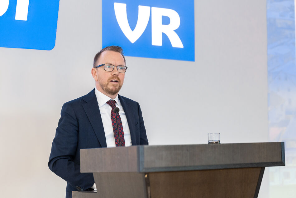 Si_vr_fundur_um_husnaedismal_grand_a-14