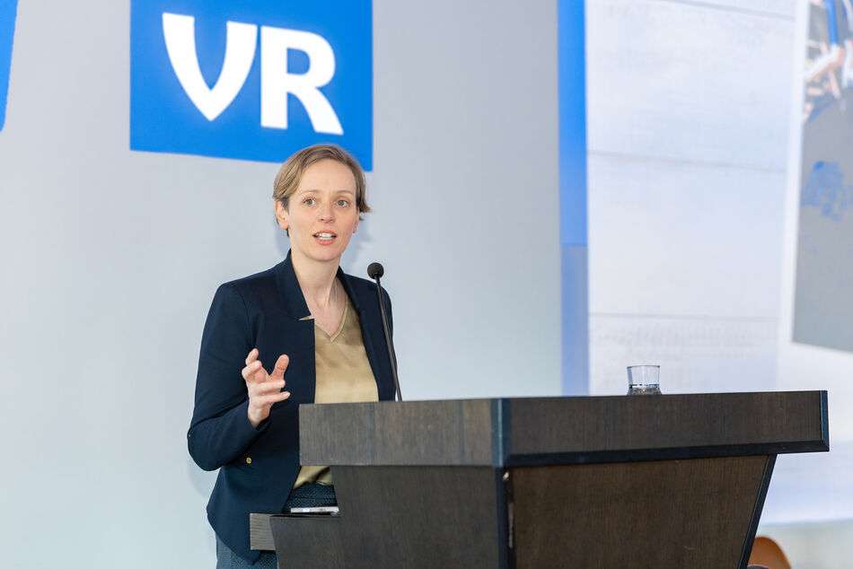 Si_vr_fundur_um_husnaedismal_grand_a-3