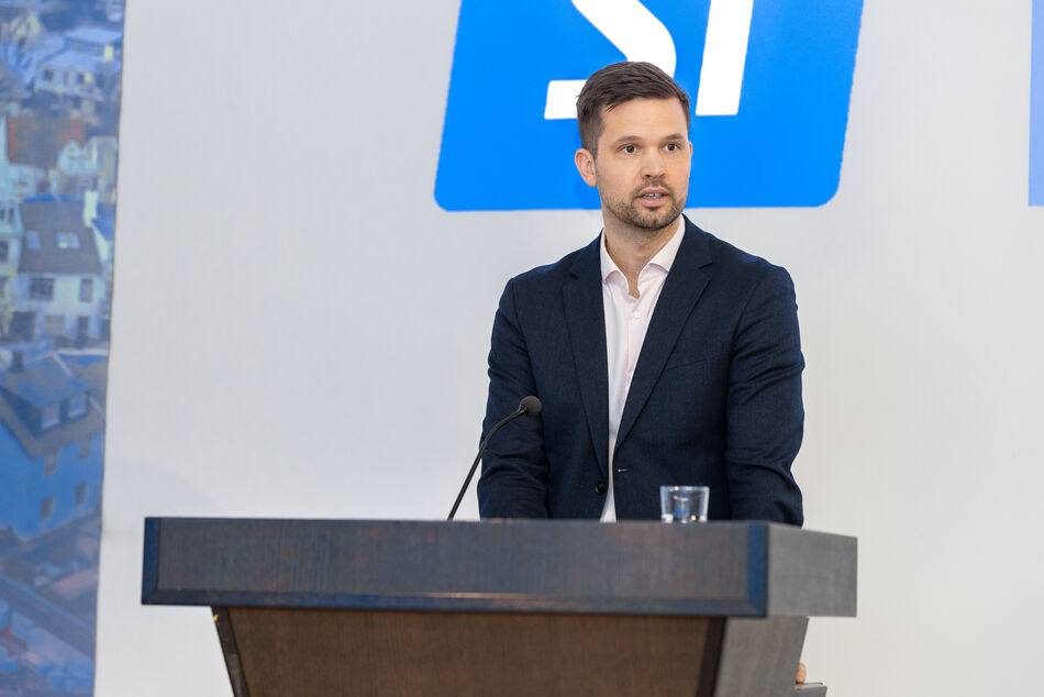 Si_vr_fundur_um_husnaedismal_grand_a-5